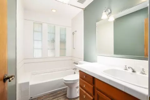Bath - 37667 Eagle Dr, Raymond, CA 93653 photo 2 of 3