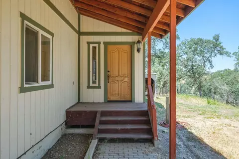 Exterior - 37667 Eagle Dr, Raymond, CA 93653 photo 3 of 13