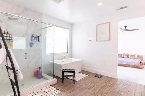 Bath - 1104 Bloom Ave, Clovis, CA 93619 photo 7 of 7