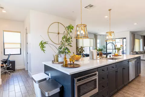 Kitchen - 1104 Bloom Ave, Clovis, CA 93619 photo 8 of 9