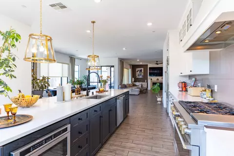 Kitchen - 1104 Bloom Ave, Clovis, CA 93619 photo 5 of 9