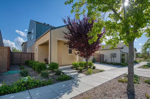Exterior - 738 Katelyn Ave, Madera, CA 93636 photo 10 of 15