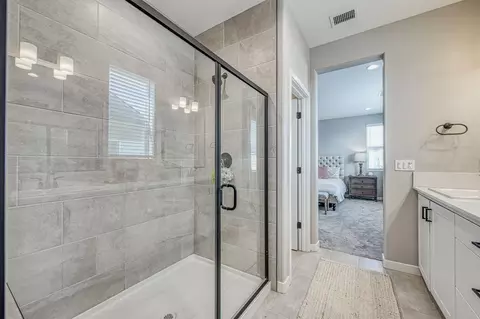 Bath - 738 Katelyn Ave, Madera, CA 93636 photo 3 of 3