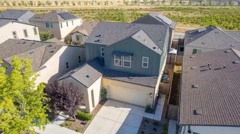 View/Area - 738 Katelyn Ave, Madera, CA 93636 photo 2 of 17