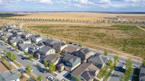 View/Area - 738 Katelyn Ave, Madera, CA 93636 photo 7 of 17