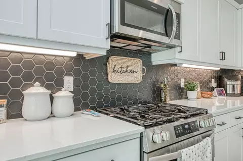 Kitchen - 738 Katelyn Ave, Madera, CA 93636 photo 4 of 5