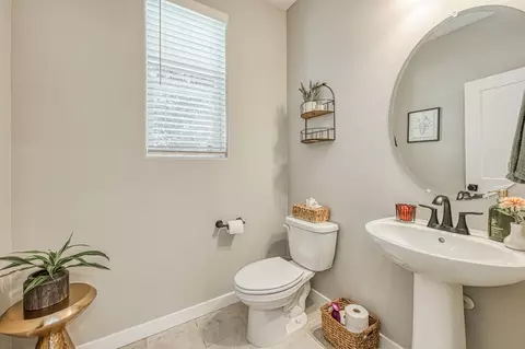 Bath - 738 Katelyn Ave, Madera, CA 93636 photo 1 of 3