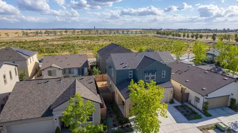 View/Area - 738 Katelyn Ave, Madera, CA 93636 photo 4 of 17