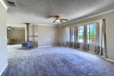 Living - 37336 Eagle Dr, Raymond, CA 93653 photo 2 of 3