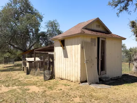 Exterior - 37336 Eagle Dr, Raymond, CA 93653 photo 15 of 16