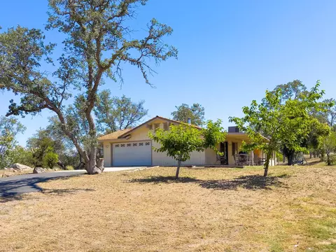 Exterior - 37336 Eagle Dr, Raymond, CA 93653 photo 5 of 16