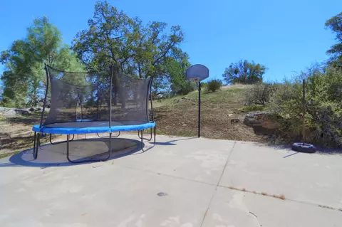 Exterior - 37336 Eagle Dr, Raymond, CA 93653 photo 6 of 16