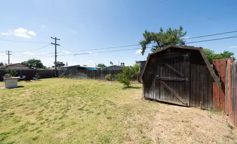 Exterior - 2564 Crescent Ave, Clovis, CA 93612 photo 7 of 10