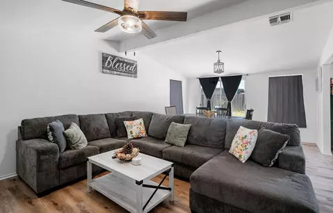 Living - 2564 Crescent Ave, Clovis, CA 93612 photo 2 of 3