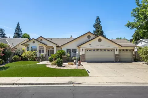 2390 Silverbrooke St, Kingsburg, CA 93631