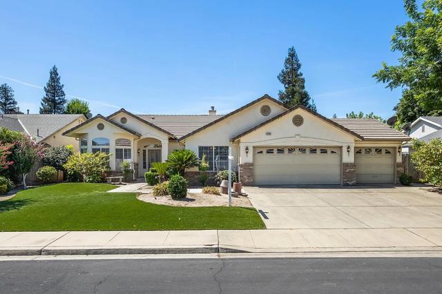 2390 Silverbrooke St, Kingsburg, CA 93631