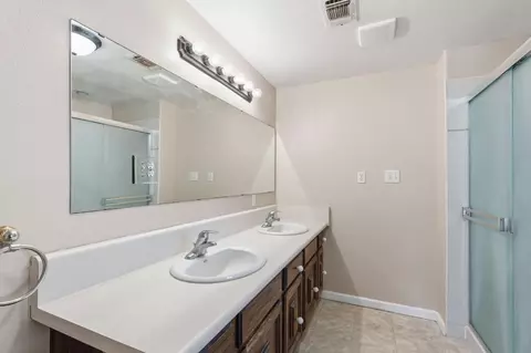 Bath - 10365 E Bullard Ave, Clovis, CA 93619 photo 4 of 5