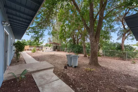 Exterior - 10365 E Bullard Ave, Clovis, CA 93619 photo 6 of 17