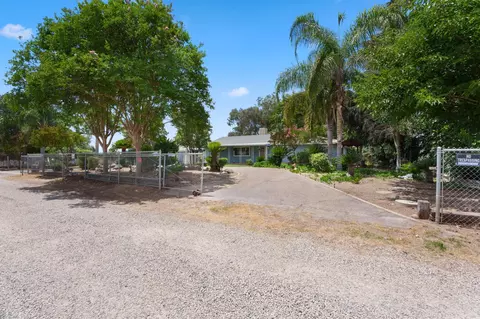 Exterior - 10365 E Bullard Ave, Clovis, CA 93619 photo 14 of 17
