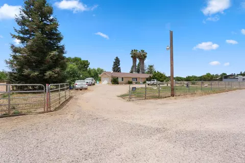 Exterior - 10365 E Bullard Ave, Clovis, CA 93619 photo 15 of 17