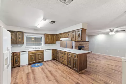 Kitchen - 10365 E Bullard Ave, Clovis, CA 93619 photo 2 of 3