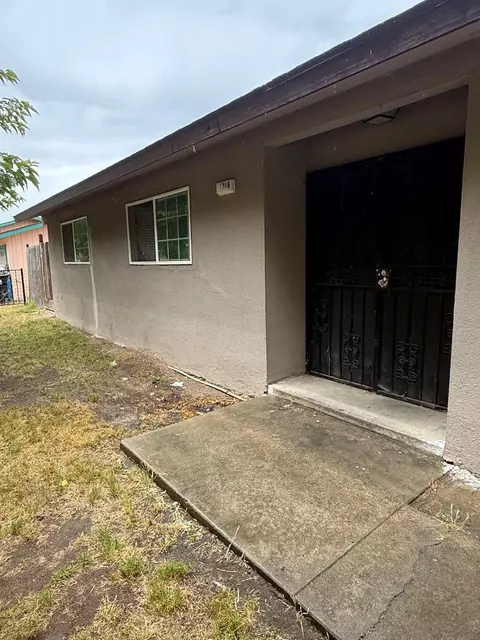 Exterior - 17316 Camden Dr, Madera, CA 93638 photo 3 of 7