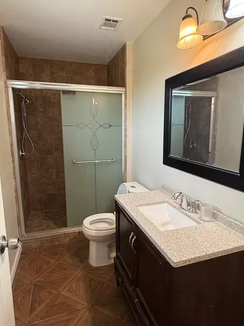 Bath - 17316 Camden Dr, Madera, CA 93638 photo 2 of 2