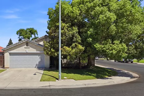4902 Hartwick Ct, Bakersfield, CA 93313