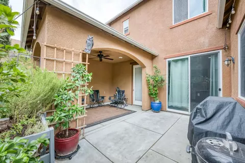 Exterior - 4158 Trenton Ave, Clovis, CA 93619 photo 9 of 11