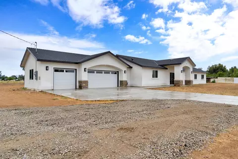 17753 Seabright Dr, Madera, CA 93638 photo 2