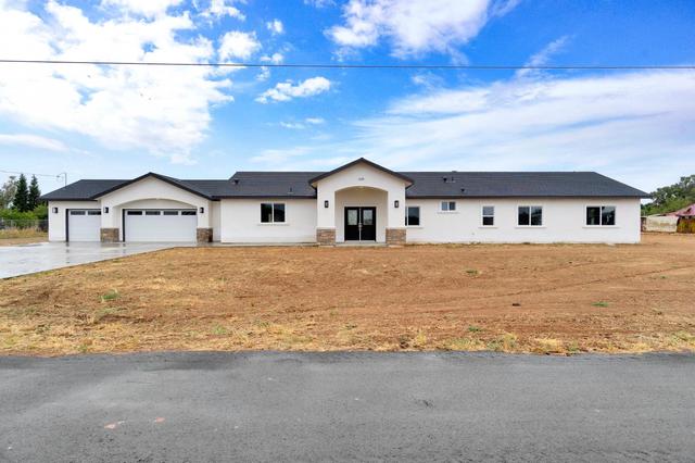 17753 Seabright Dr, Madera, CA 93638