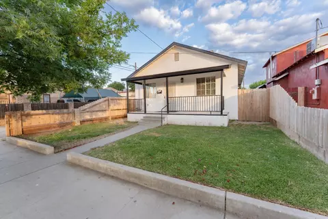 144 E Lewis St, Lindsay, CA 93247