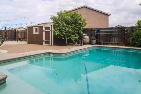 Exterior - 313 Fritz St, Madera, CA 93638 photo 2 of 4