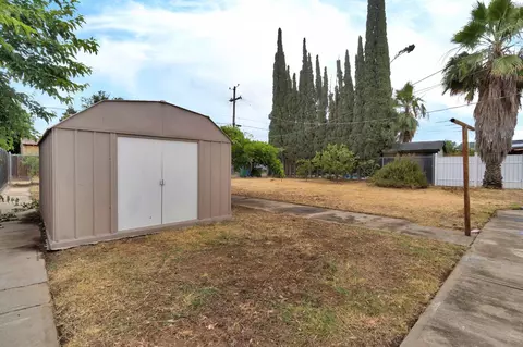 Exterior - 1205 Rogers St, Madera, CA 93638 photo 8 of 9