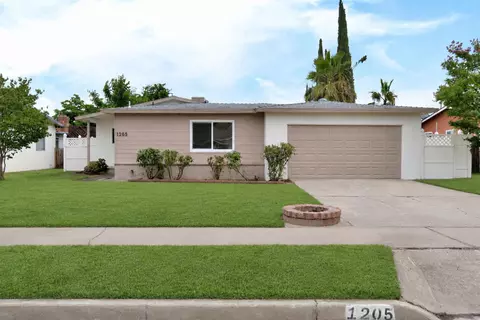 1205 Rogers St, Madera, CA 93638