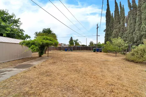 Exterior - 1205 Rogers St, Madera, CA 93638 photo 7 of 9