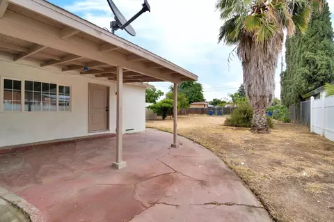Exterior - 1205 Rogers St, Madera, CA 93638 photo 6 of 9
