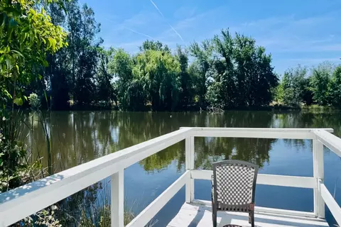 View/Area - 8155 N Fowler Ave, Clovis, CA 93619 photo 4 of 11