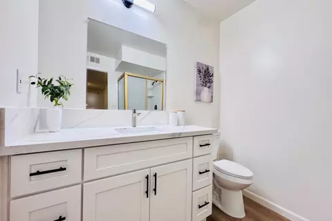 Bath - 8155 N Fowler Ave, Clovis, CA 93619 photo 1 of 4