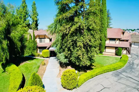 Exterior - 8155 N Fowler Ave, Clovis, CA 93619 photo 9 of 11