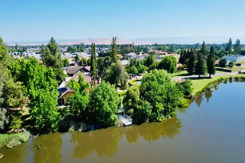 View/Area - 8155 N Fowler Ave, Clovis, CA 93619 photo 6 of 11