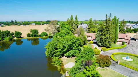 View/Area - 8155 N Fowler Ave, Clovis, CA 93619 photo 7 of 11