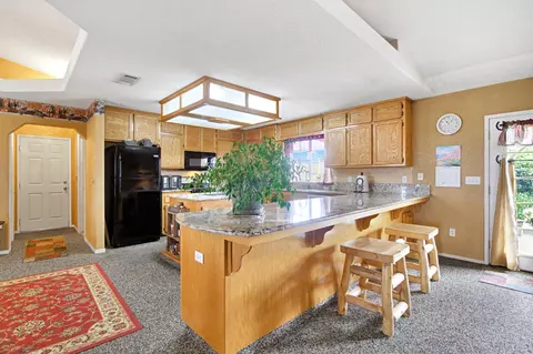 Kitchen - 20689 Olympia Rd, Madera, CA 93638 photo 2 of 7