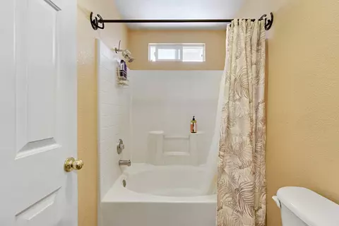 Bath - 20689 Olympia Rd, Madera, CA 93638 photo 3 of 3