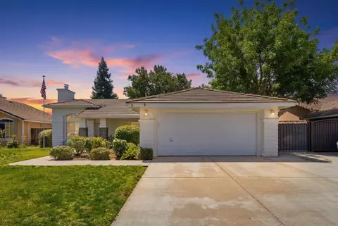 2702 Mitchell Ave, Clovis, CA 93611