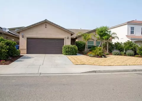 2876 W Indiana Ave, Caruthers, CA 93609