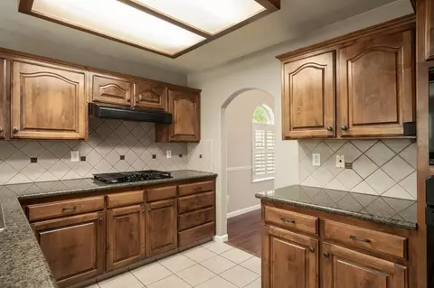 Kitchen - 147 Everglade Ave, Clovis, CA 93619 photo 2 of 4