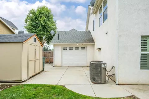 Exterior - 147 Everglade Ave, Clovis, CA 93619 photo 10 of 11