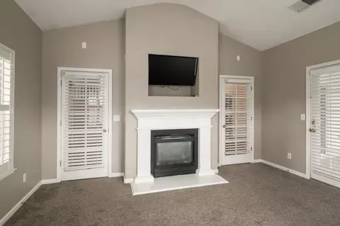 Living - 147 Everglade Ave, Clovis, CA 93619 photo 4 of 7