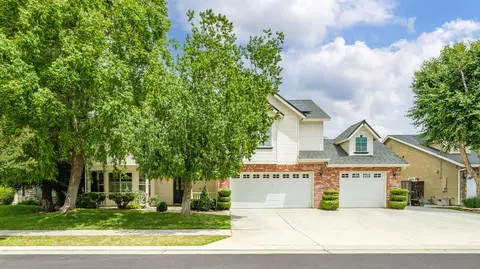 Exterior - 147 Everglade Ave, Clovis, CA 93619 photo 2 of 11